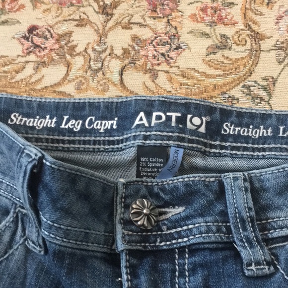 Apt. 9 pocket-detail capris - Picture 4 of 6